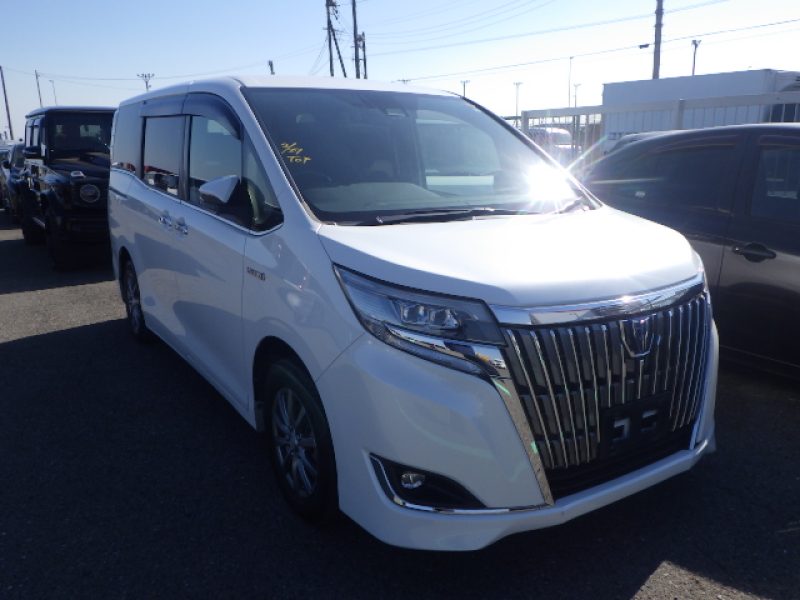 2019 Toyota Esquire Hybrid Gi 7 seats — photo 1